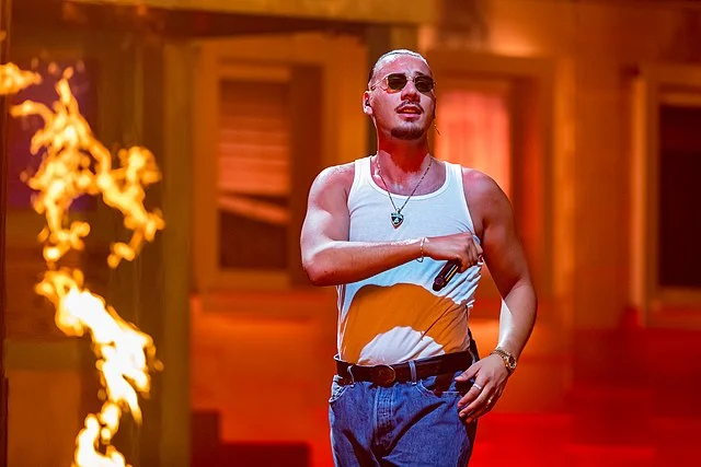 Apache 207 Ausbildung und Frühe Interessen