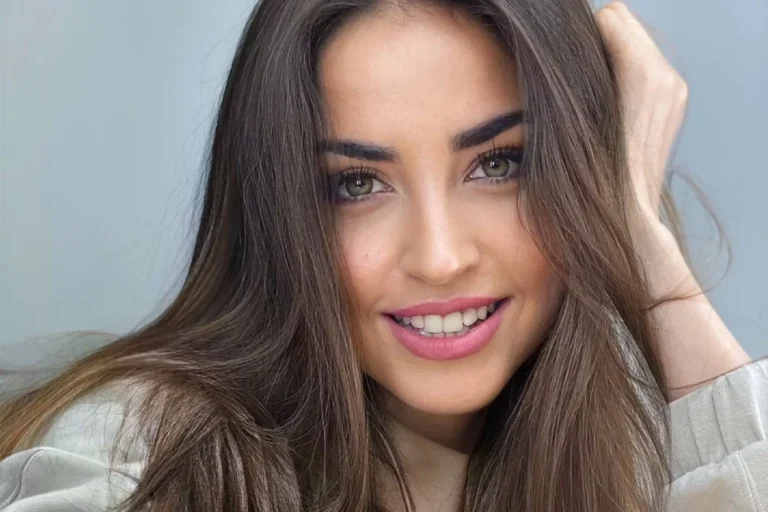 Ekaterina Leonova Info