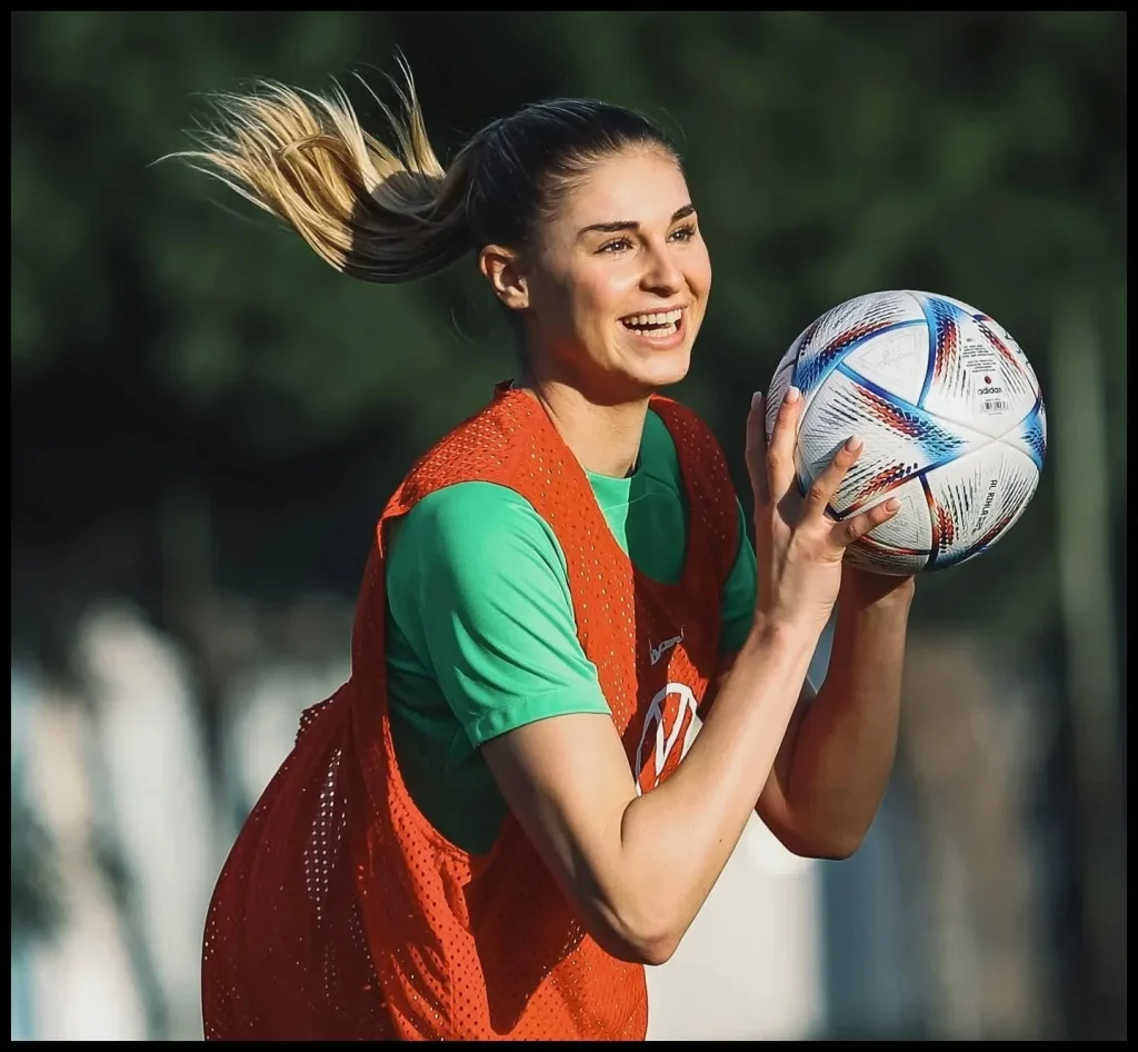 Jule Brand Profikarriere