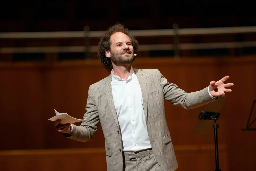 Maxi Schafroth Frühes Leben und Hintergrund