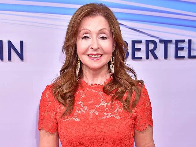 Vicky Leandros’ Info