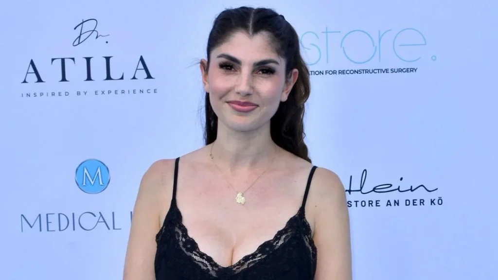 Yeliz Koc Frühes Leben und Hintergrund