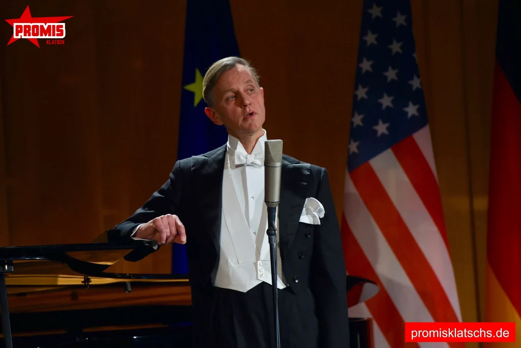 Max Raabe Frühes Leben und Ausbildung