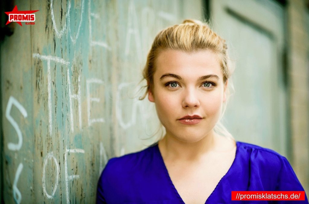 Charley Ann Schmutzler Biografie