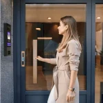 Mein Boutique-Studio mit Gegensprechanlage und Smart Entry sichern