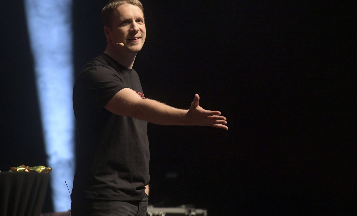 Oliver Pocher auf der Bühne während seiner Tour 2024