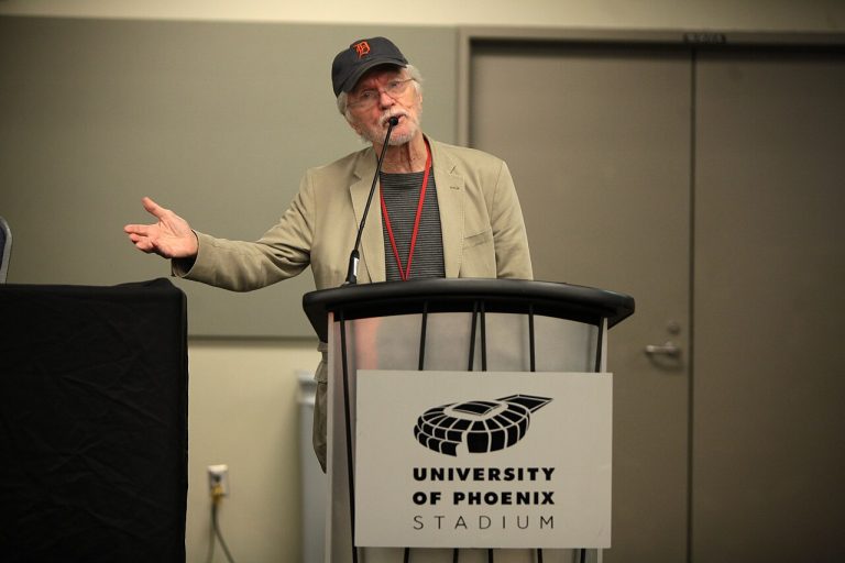 Tom Skerritt 2014 bei einer Veranstaltung in Phoenix