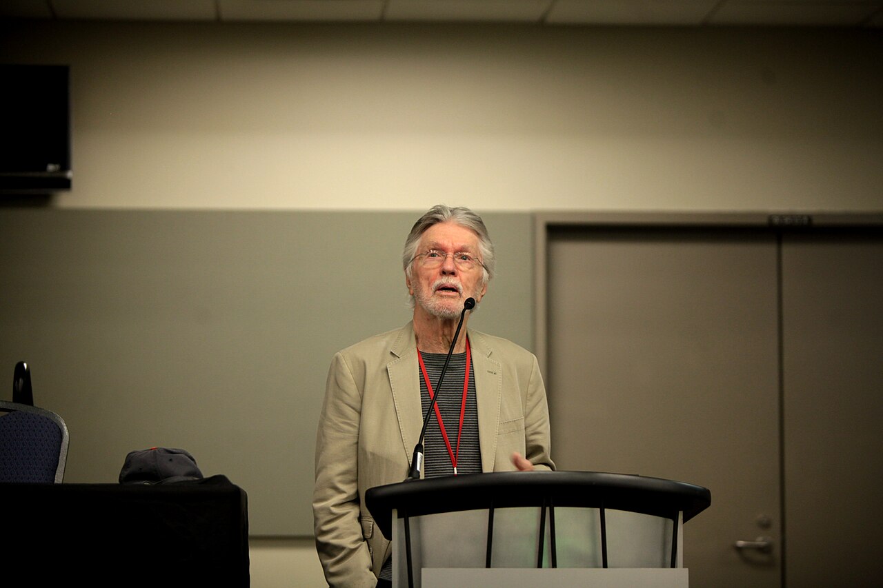 Tom Skerritt am Rednerpult, 2014